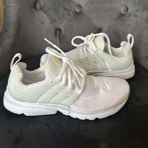 Big kids Nike prestos